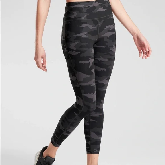 Athleta Green Camo Contender 7/8 Tight Leggings - Picture 3 of 13